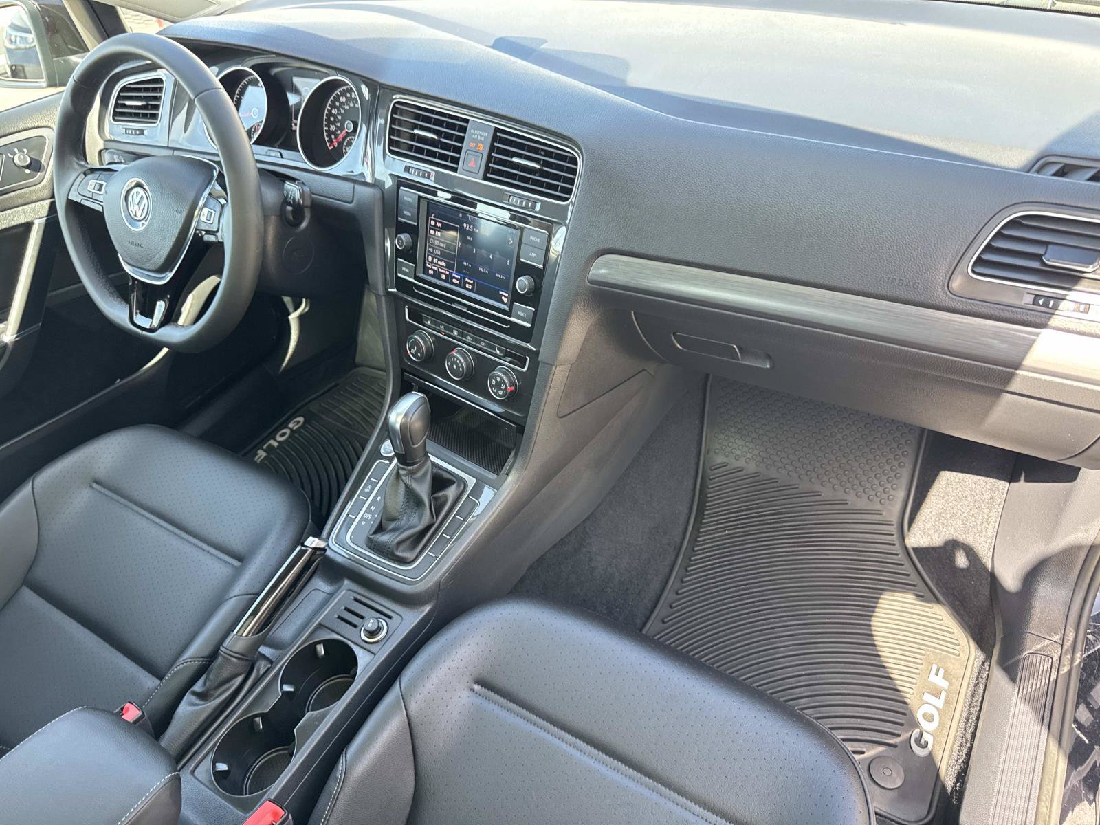 Used 2021 Volkswagen Golf 4-Door FWD image 33