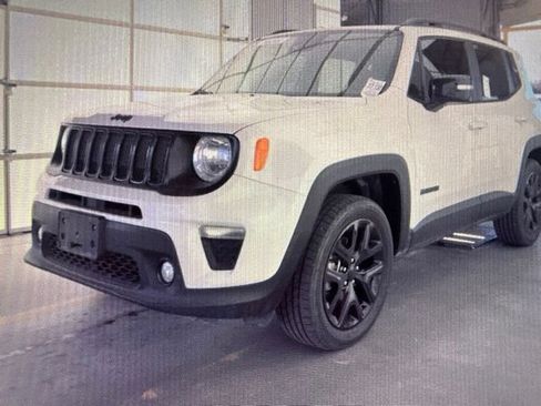 Used 2023 Jeep Renegade Altitude AWD/4WD image 2