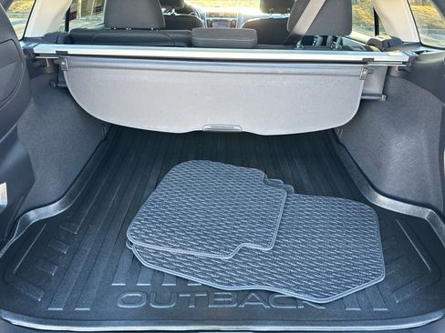 Used 2018 Subaru Outback 2.5i Premium image 18