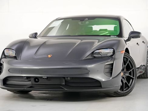 Used 2023 Porsche Taycan GTS image 3
