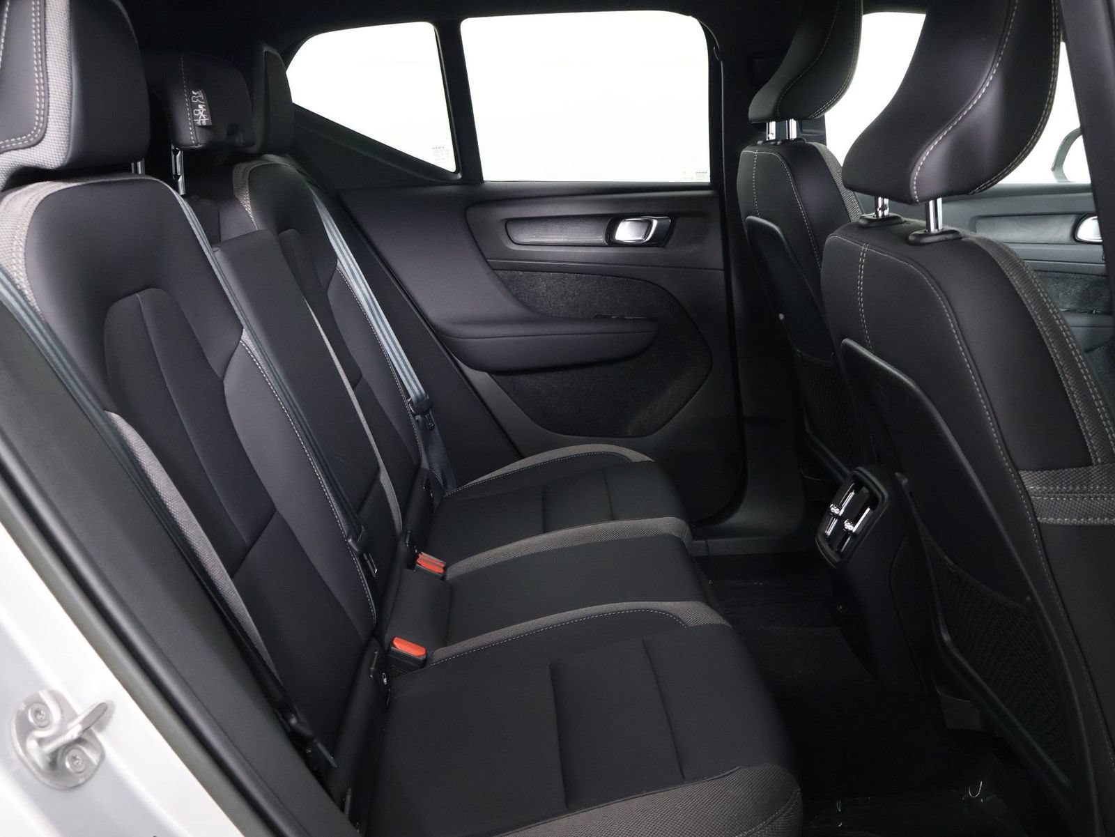 Certified 2023 Volvo XC40 Recharge Core w/ Protection Package Premier AWD/4WD image 28