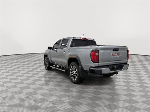 Used 2024 GMC Canyon Denali image 7