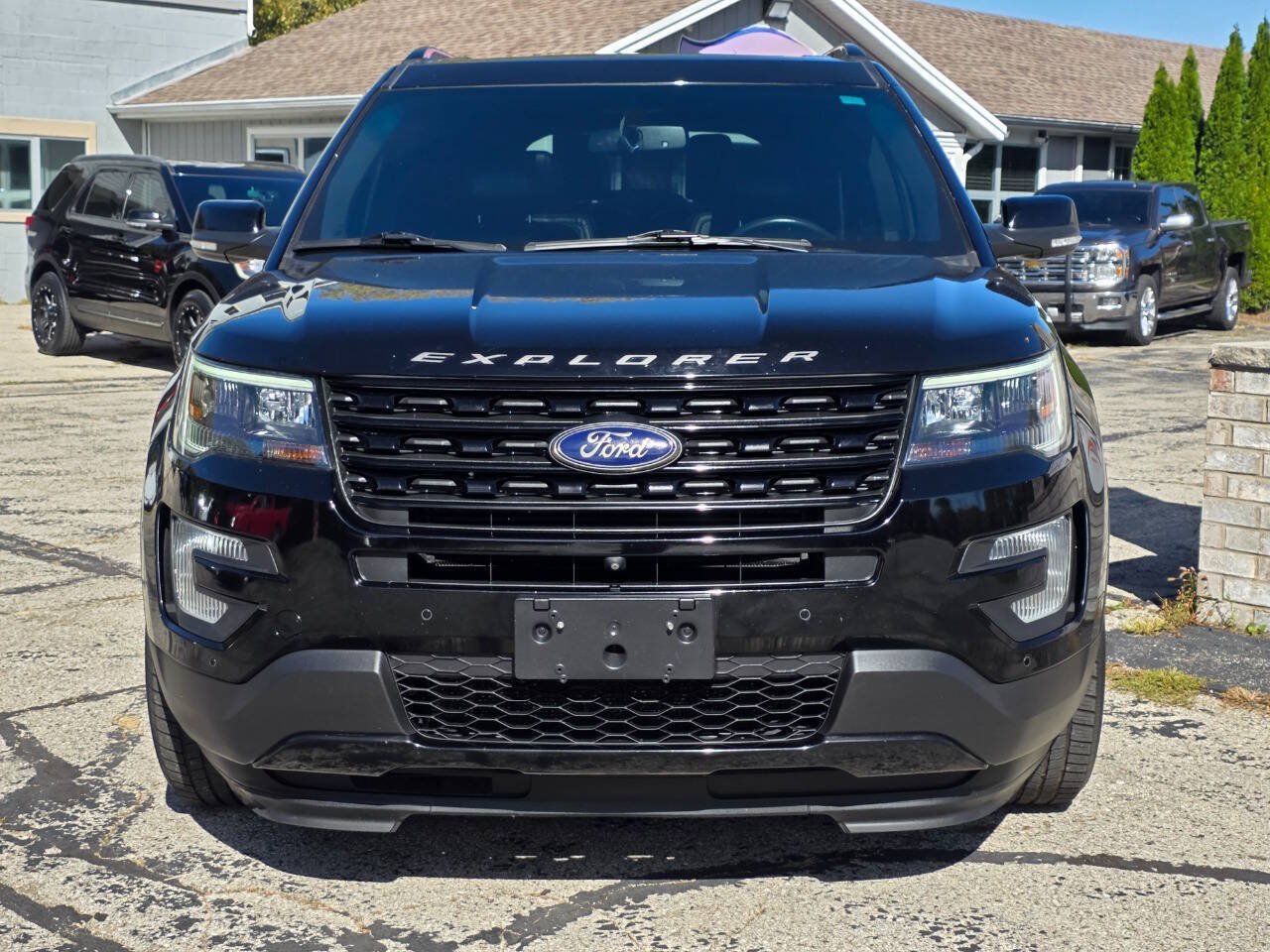 Used 2017 Ford Explorer Sport w/ Equipment Group 401A AWD/4WD image 2
