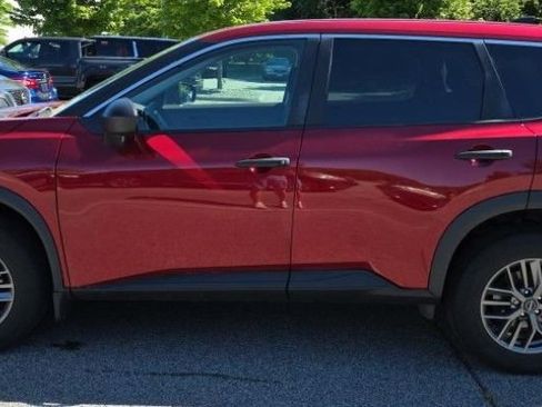 Used 2023 Nissan Rogue S AWD/4WD image 6