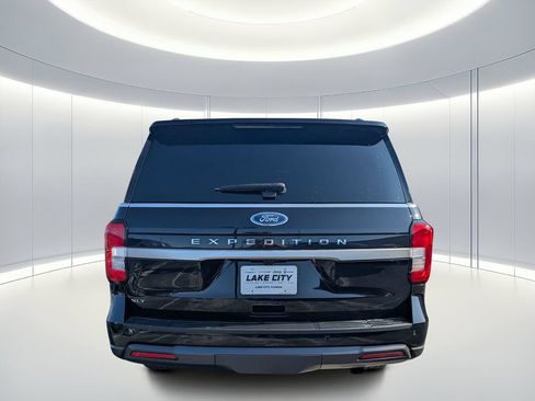 Used 2024 Ford Expedition XLT AWD/4WD image 5