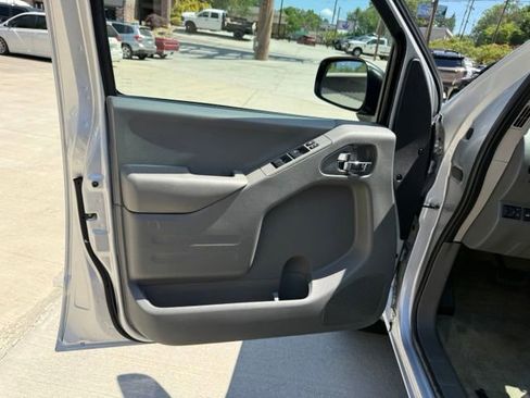 Used 2018 Nissan Frontier SV AWD/4WD image 20