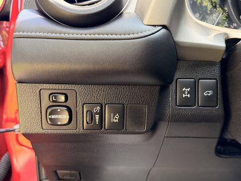 Used 2017 Toyota RAV4 Limited AWD/4WD image 13