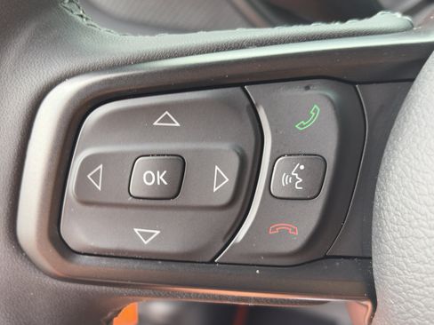Used 2025 Jeep Wrangler Unlimited Rubicon AWD/4WD image 15