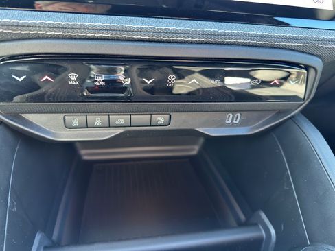 New 2026 Jeep Cherokee Laredo AWD/4WD image 19
