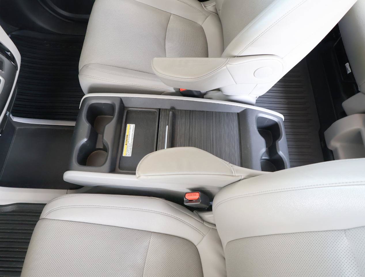 Used 2018 Honda Odyssey Elite image 45
