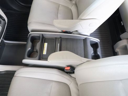Used 2018 Honda Odyssey Elite image 45