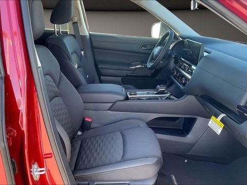 New 2026 Nissan Pathfinder SV image 10