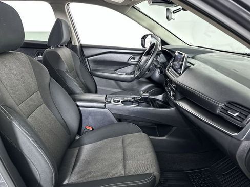 Used 2025 Nissan Rogue SV AWD/4WD image 29