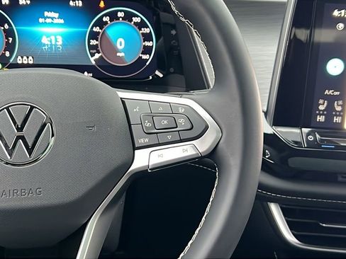 New 2026 Volkswagen Atlas Cross Sport SE image 31