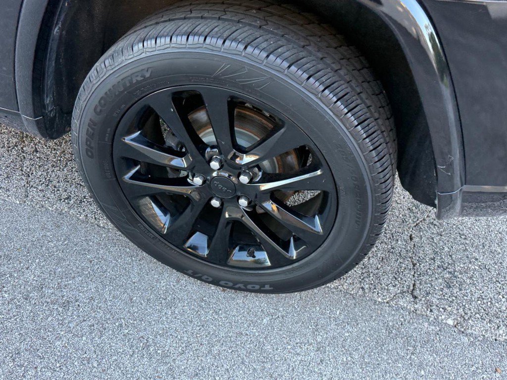 Used 2018 Jeep Grand Cherokee Altitude AWD/4WD image 6