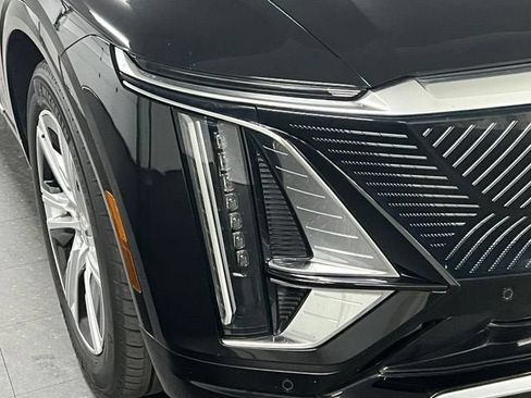 Certified 2024 Cadillac Lyriq Tech AWD/4WD image 10