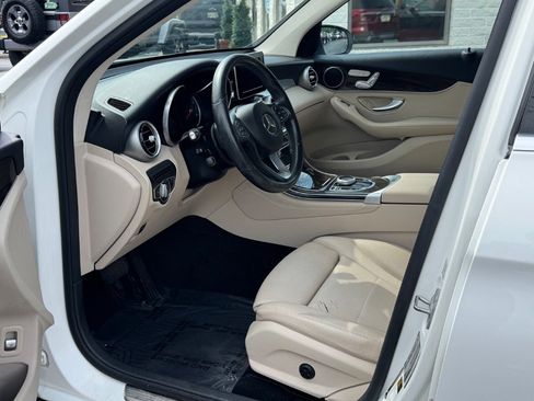 Used 2017 Mercedes-Benz GLC 300 4MATIC w/ Premium 1 Package image 12