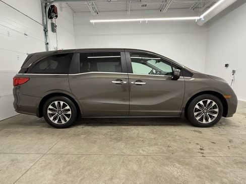 Certified 2023 Honda Odyssey EX-L image 4