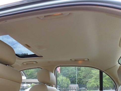 Used 2006 Jaguar XJ8 RWD image 23