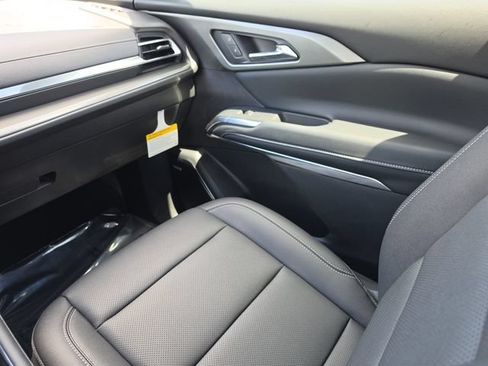 New 2026 Chevrolet Traverse LT w/ Enhanced Driving Package FWD image 18