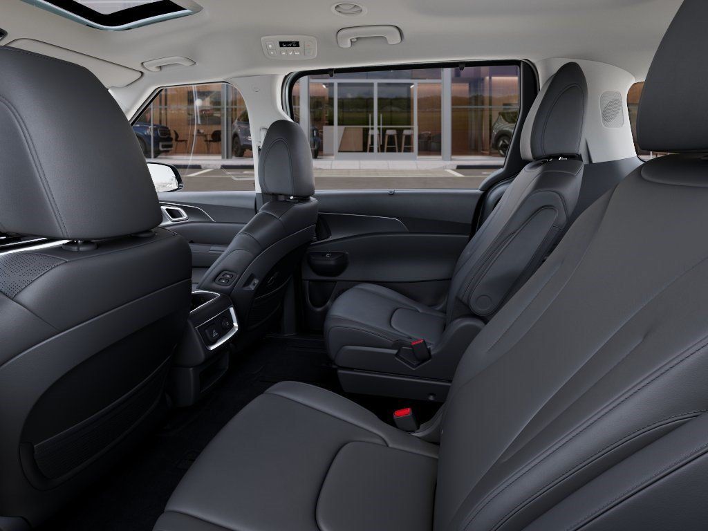 New 2027 Kia Carnival SX w/ Dark Edition Package FWD image 19