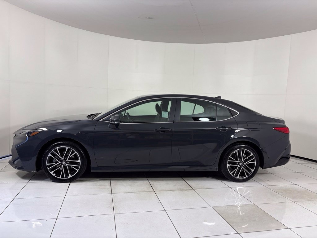 Used 2025 Toyota Camry XLE FWD image 2
