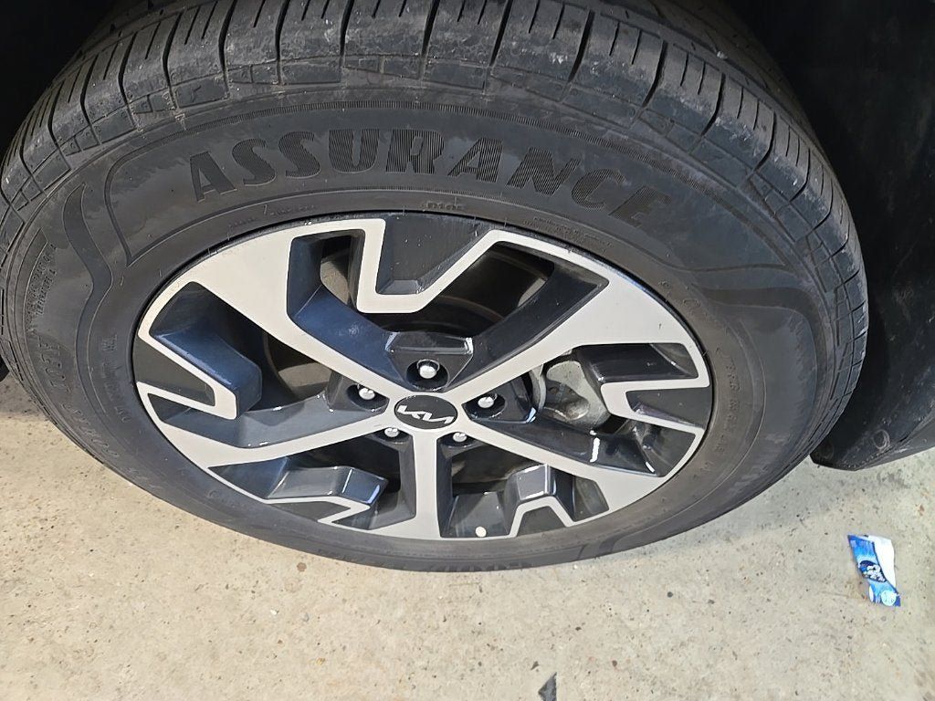 Used 2023 Kia Sportage EX AWD/4WD image 9