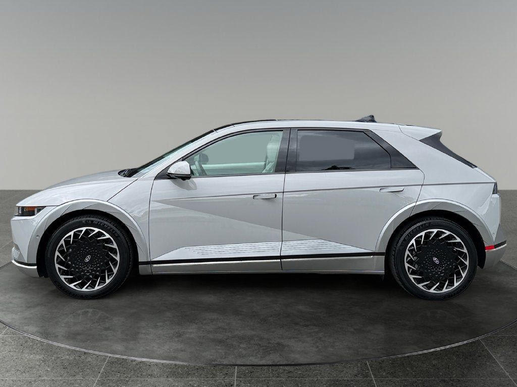 Used 2024 Hyundai Ioniq 5 Limited AWD/4WD image 6
