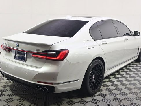Used 2022 BMW ALPINA B7 xDrive w/ Luxury Rear Seating Package image 7