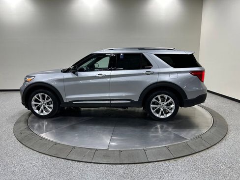 Used 2023 Ford Explorer Platinum w/ Technology Package AWD/4WD image 9