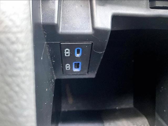 Used 2024 Toyota Sienna XLE w/ XLE Plus Package FWD image 26