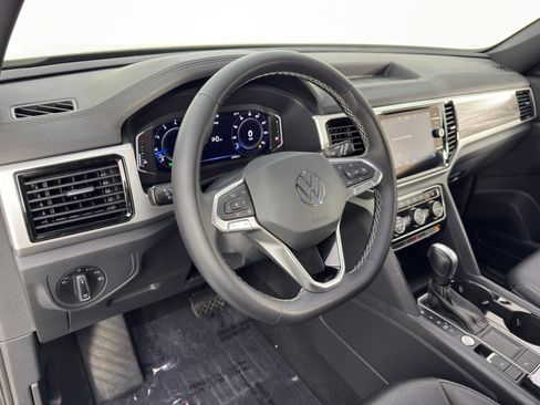 Used 2023 Volkswagen Atlas Cross Sport SE w/ Black Wheel Package image 12