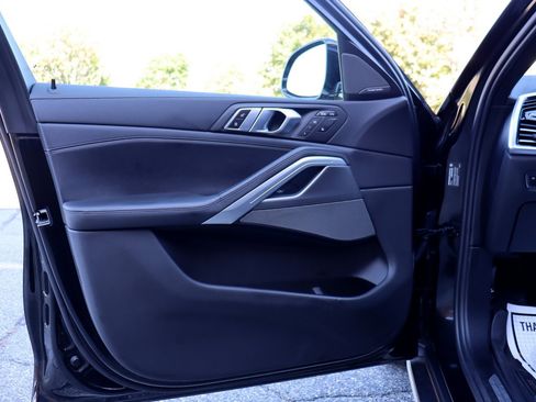 Used 2021 BMW X6 xDrive40i w/ Premium Package image 18