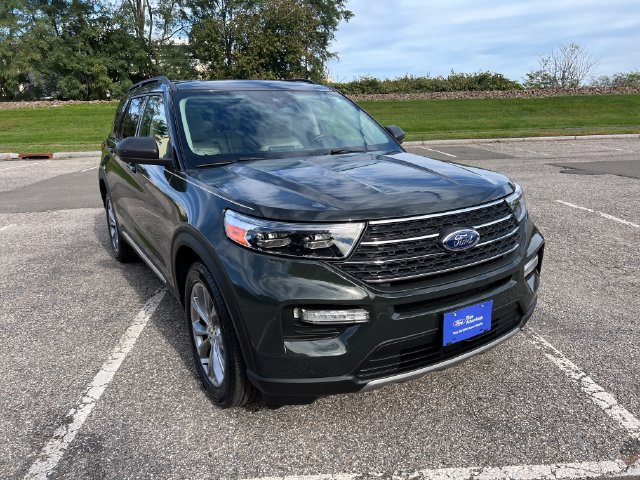 Certified 2022 Ford Explorer XLT w/ Equipment Group 202A AWD/4WD image 2