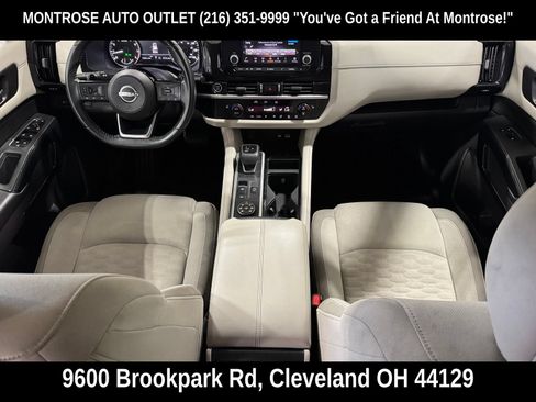 Used 2023 Nissan Pathfinder SV AWD/4WD image 2