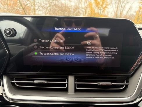 New 2026 Chevrolet Trax RS w/ Sunroof Package image 17