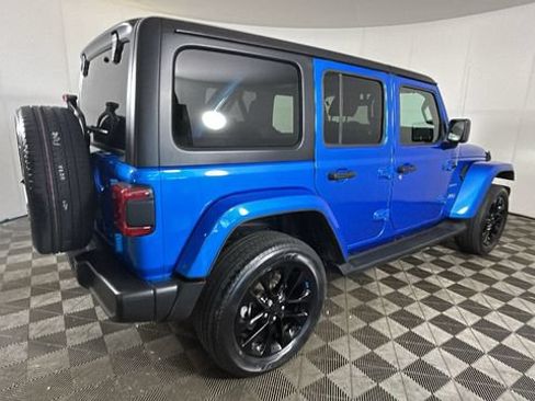 Used 2023 Jeep Wrangler Unlimited Sahara w/ Cold Weather Group AWD/4WD image 2
