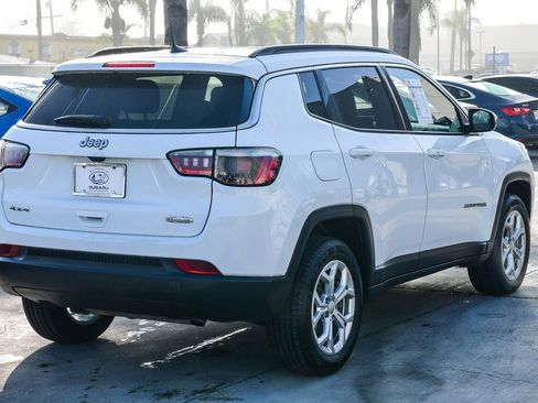 Used 2024 Jeep Compass Latitude image 5