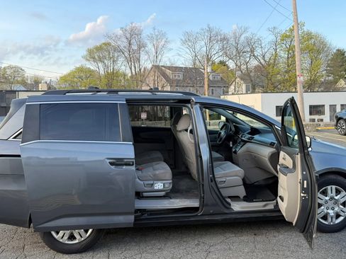 Used 2013 Honda Odyssey LX image 8