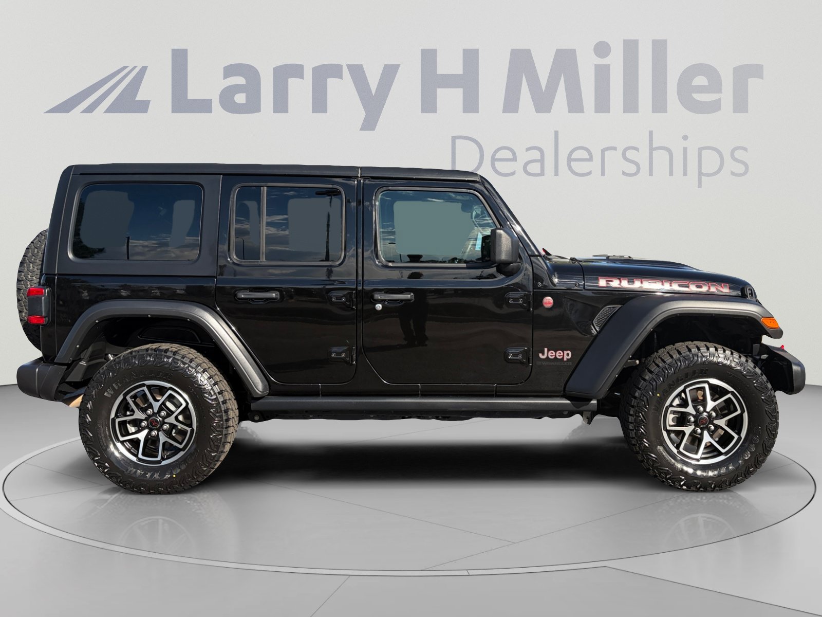 Used 2024 Jeep Wrangler Unlimited Rubicon AWD/4WD image 6