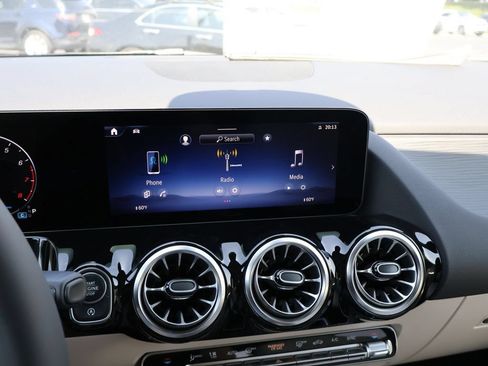 New 2026 Mercedes-Benz GLA 250 4MATIC image 21