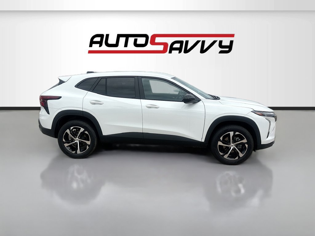 Used 2026 Chevrolet Trax RS FWD image 8