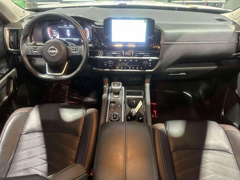 Used 2022 Nissan Pathfinder Platinum w/ Cargo Package image 14