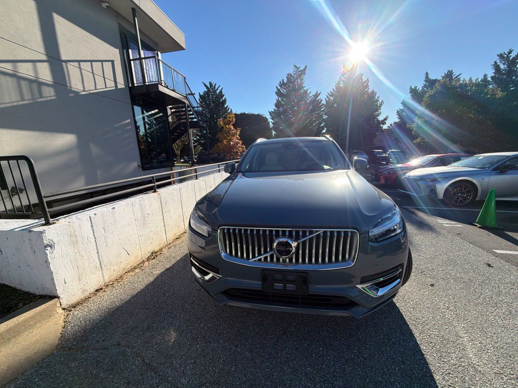 Used 2023 Volvo XC90 B6 Plus AWD/4WD image 3