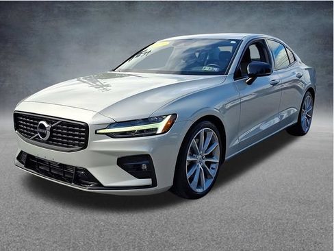 Used 2021 Volvo S60 T5 Momentum w/ Premium Package AWD/4WD image 3