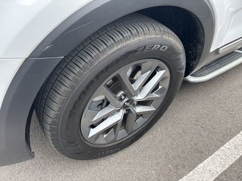 Certified 2024 Kia Telluride LX FWD image 21