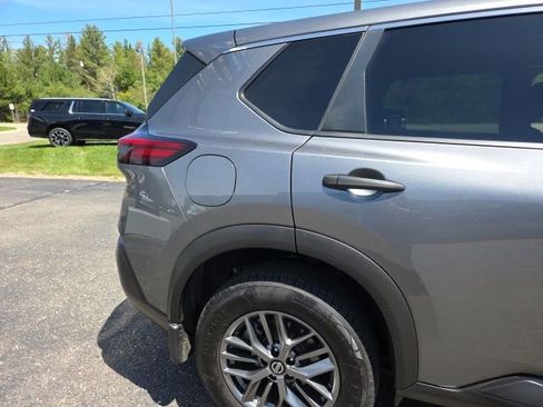 Used 2021 Nissan Rogue S AWD/4WD image 29