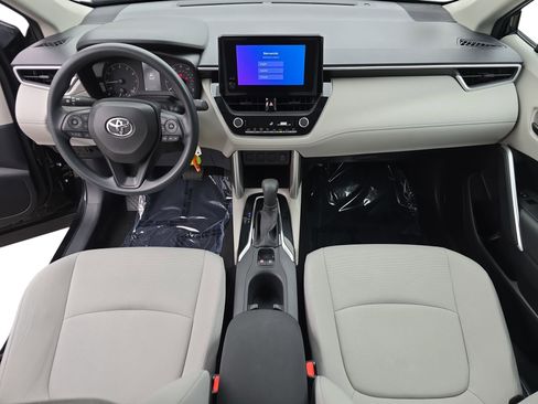 Used 2023 Toyota Corolla Cross L image 9