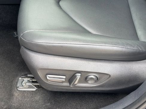 Used 2025 Toyota Grand Highlander FWD image 15