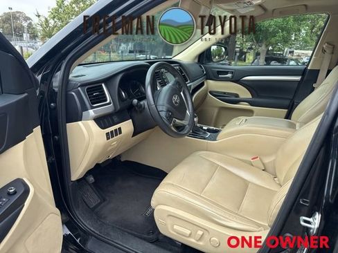 Used 2015 Toyota Highlander XLE AWD/4WD image 7